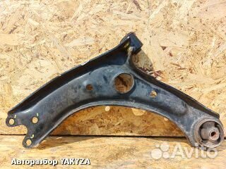 Передний правый рычаг бумеранг Хендай Туксон 3