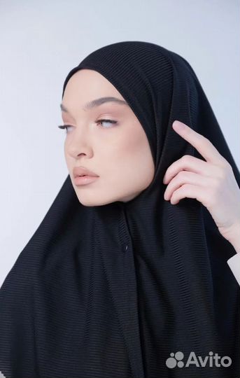 Хиджаб на кнопках