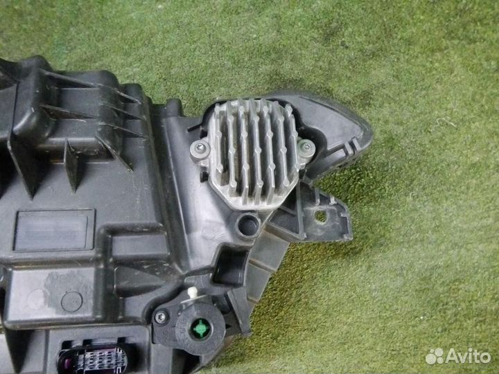 Фара правая Volvo XC90