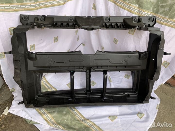 Воздуховод радиатора BMW X1 F48 517418779815