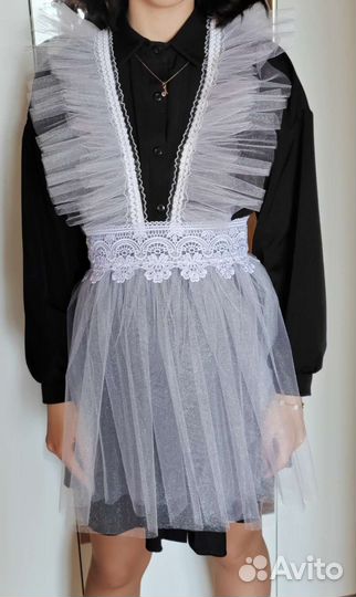 Белый школьный фартук