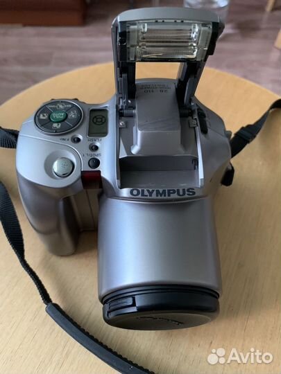 Компактный фотоаппарат olympus IS 21