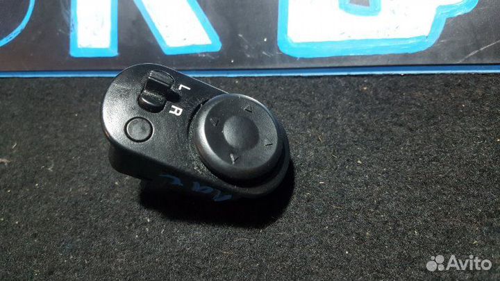 Блок управления зеркалами передний правый