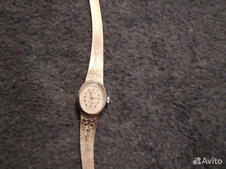 Часы наручные механические женские