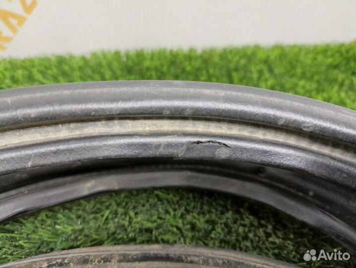 Уплотнитель проема багажника задний Honda Cr-V RD1