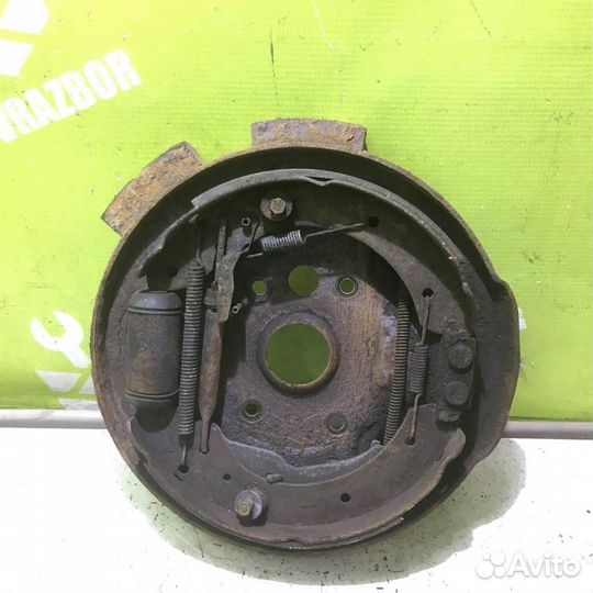 Щит опорный задний правый Рено Сценик