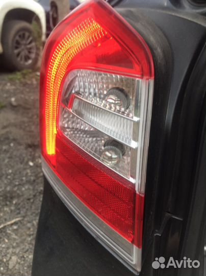 Фонарь в крыло задний volvo xc70