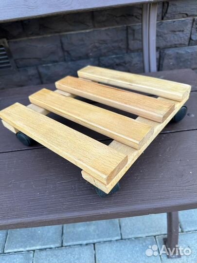 Подставки Тележки под цветы напольн на колес дерев