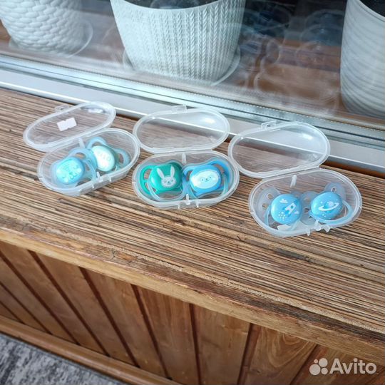 Пустышки avent 0-6 и 6-18 новые