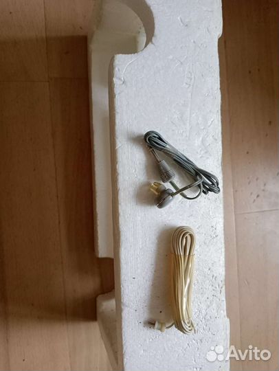 Радиоприемник Sony TR-1000