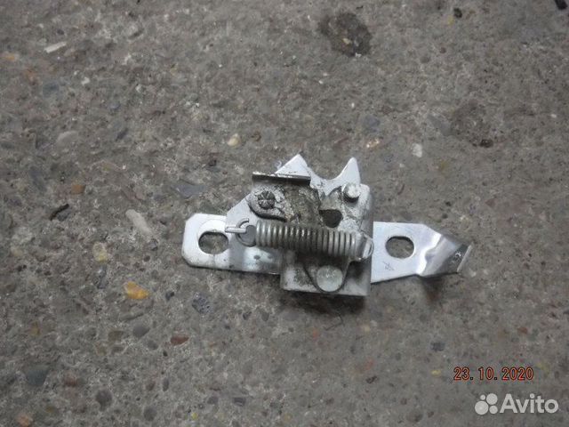 Замок капота Лада 2107 21067 2010