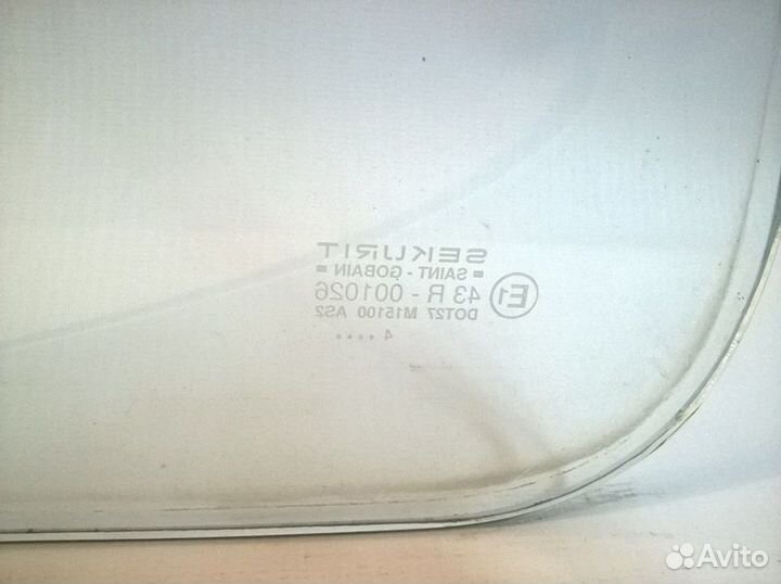 Стекло двери, малое, правое MAN 2-series 19.322 (0