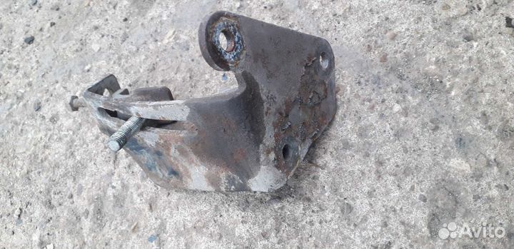 Кронштейн генератора ваз 2110-12