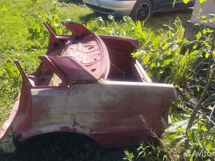 Задняя часть ауди 80