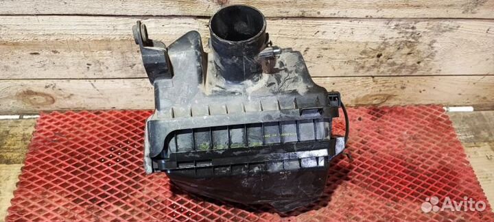 Корпус воздушного фильтра Mitsubishi Outlander