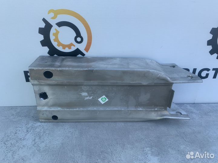 Кронштейн бампера Mercedes X204 A2046201295