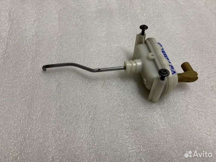 Активатор замка багажника VW Passat B4