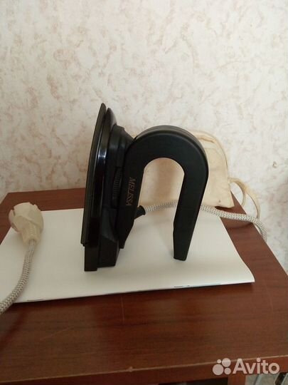 Утюг дорожный 1990-х годов