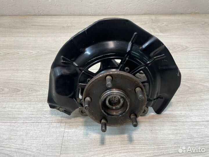 Кулак поворотный передний правый Toyota Camry 40