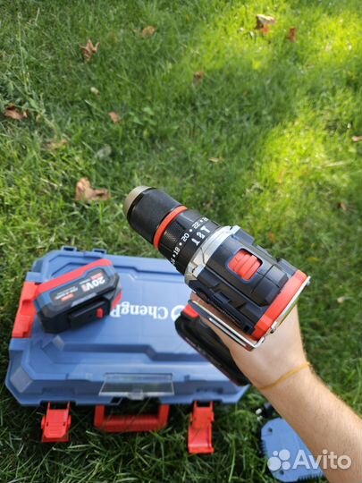 Мощный бесщёточный шуруповерт ударный