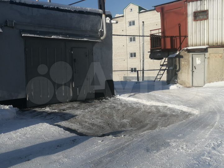 Гараж, > 30 м²