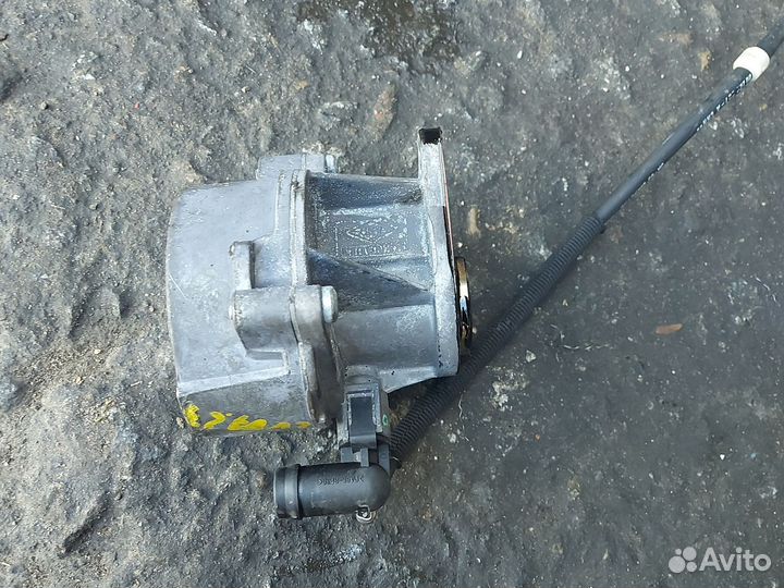 Насос вакуумный Рено Трафик Лагуна 1.9 F9Q