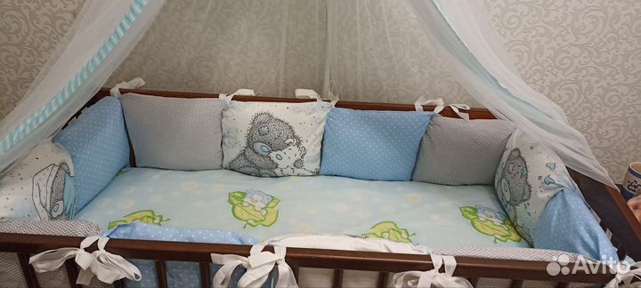 Кроватка детская с маятником