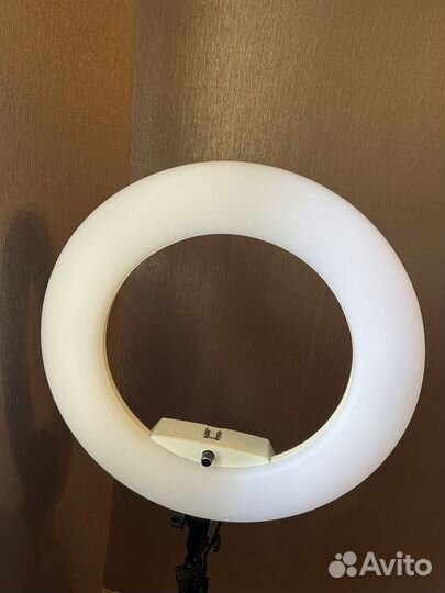 Кольцевая лампа со штативом