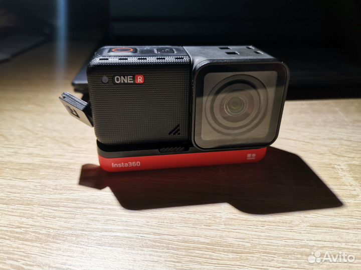 Экшн камера insta360 one r