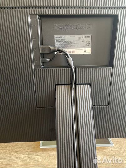 Монитор 4K Samsung The Space 32 дюйма S32R750