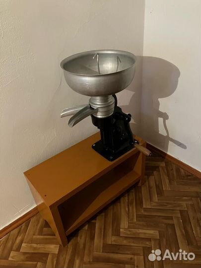 Сепаратор для молока ручной