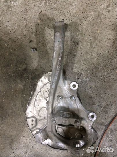 Поворотный кулак Правый Mercedes W205