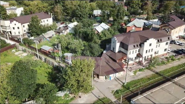 Здание, 1200 м²