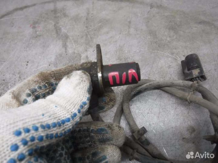 Датчик abs передний левый Mitsubishi Pajero 3 6G74