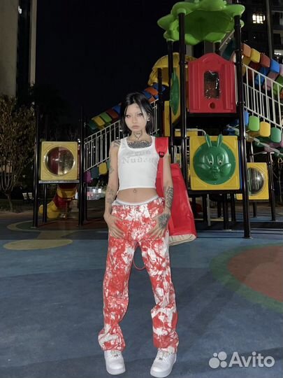 Джинсы красные