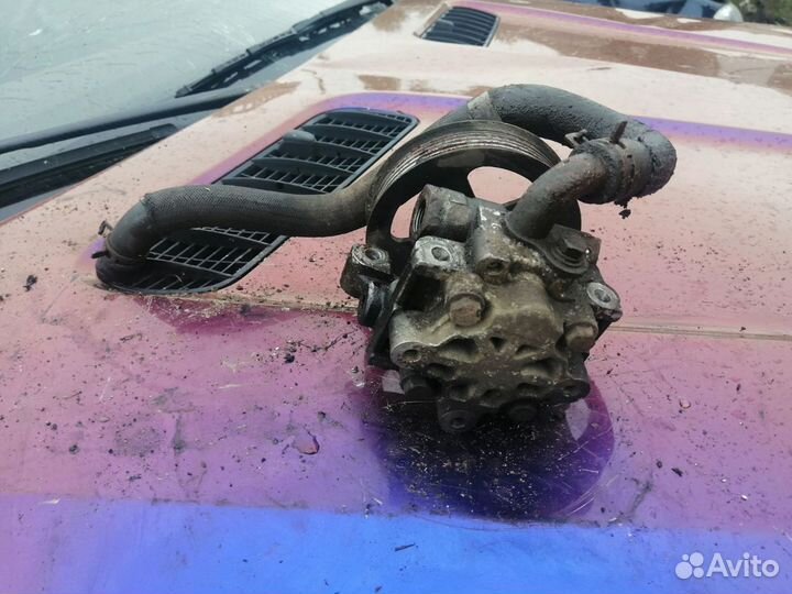 Насос гура Ford Transit Connect