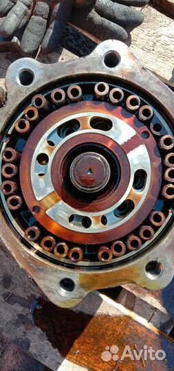 Гидромотор поворота 38GB-11101 Хундай 480-9 520-9