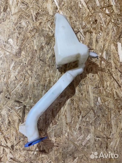 Бачок омывателя Skoda Fabia 2 07-15