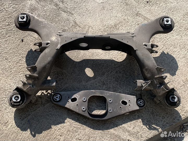 Подрамник w211