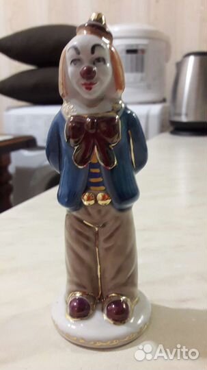 Статуэтка клоуна из фарфора