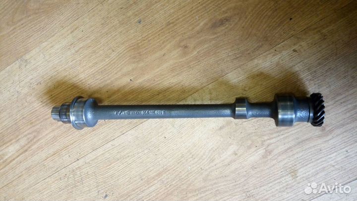 Вал масляного насоса VW passat B3 1.8мкпп