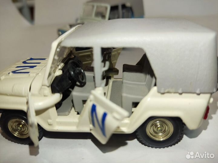 Модель 1/43 УАЗ 469 А34