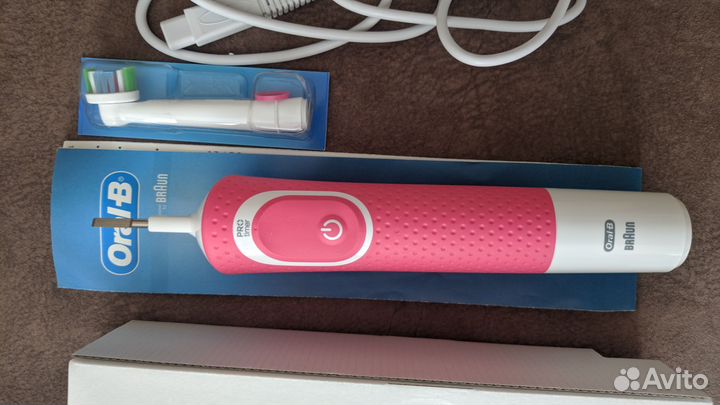 Электрическая зубная щетка Oral-B, новая