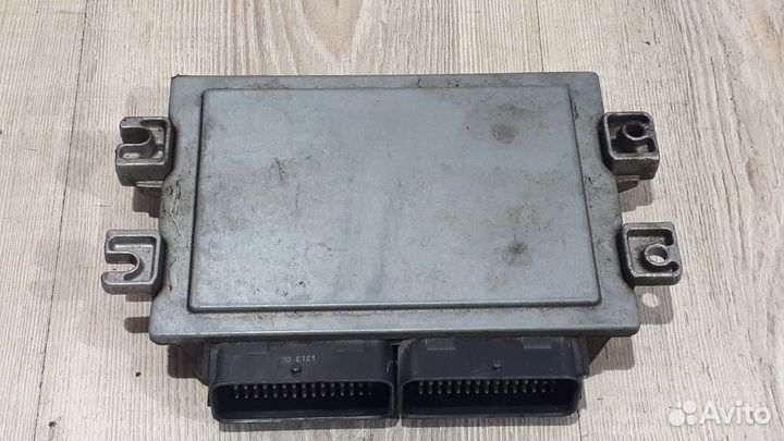 Блок управления двигателем эбу Мозги Renault logan