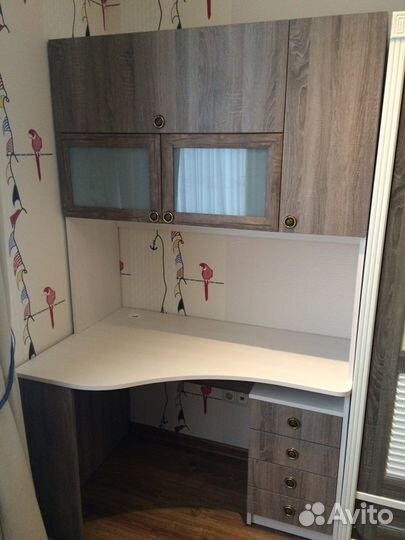 Стол компьютерный