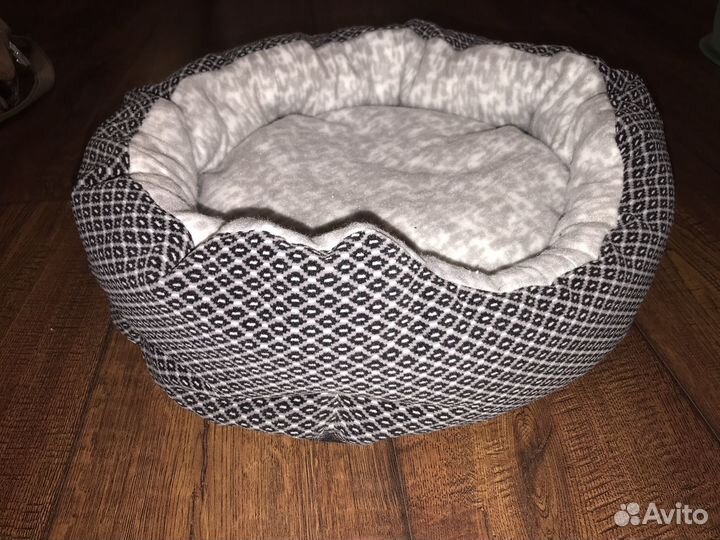 Лежанки новые 35х40см