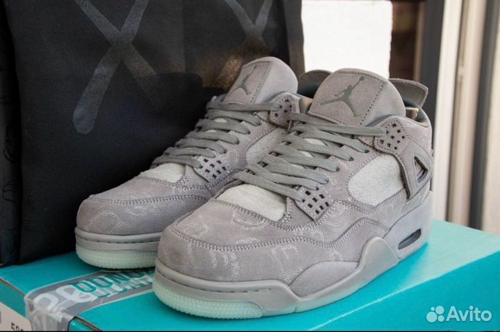 Кроссовки Nike Air Jordan 4 retro Kaws