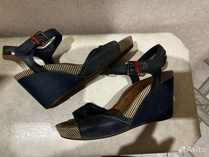 Босоножки женские