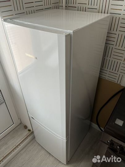 Холодильник новый Libherr CU 2831 белый