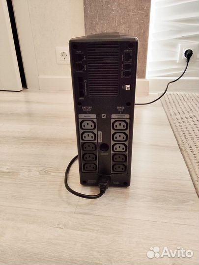 Источник бесперебойного питания APC Back-UPS Pro